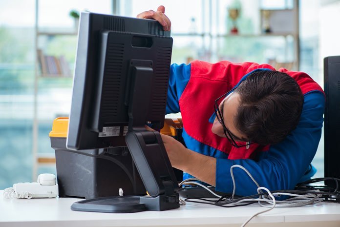 Monitor defekt: 5 Gründe für dein Problem - Plus Lösung! 8 Monitor defekt