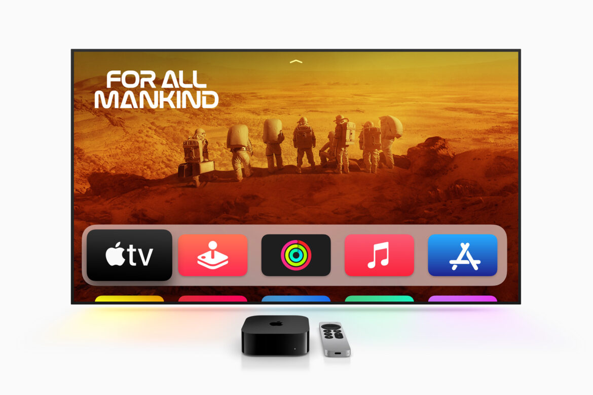 Apple TV 4K der dritten Generation mit Siri Remote vor einem Fernseher.